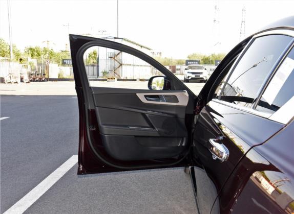 捷豹XEL 2019款 2.0T 250PS 奢华版 车厢座椅   前门板