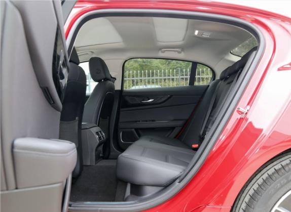 捷豹XEL 2020款 2.0T 250PS SE科技优雅版 车厢座椅   后排空间