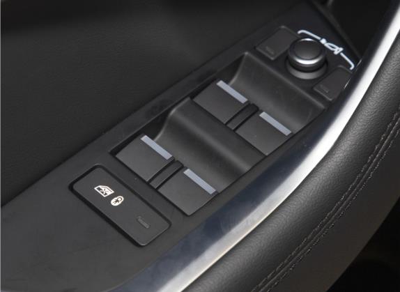 捷豹XEL 2021款 2.0T 250PS R-DYNAMIC SE科技运动版 车厢座椅   门窗控制