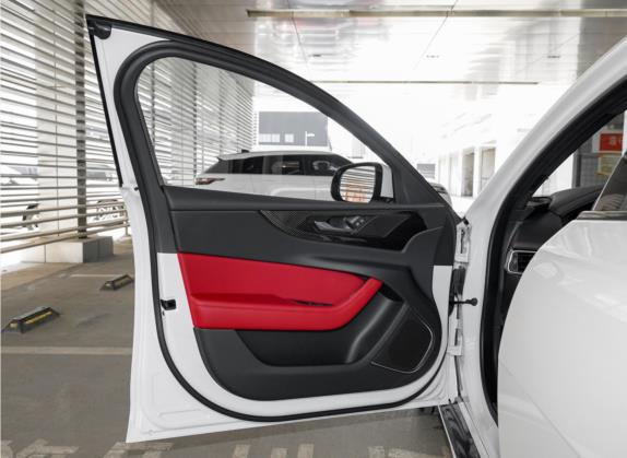 捷豹XEL 2021款 2.0T 250PS 曜黑运动版 车厢座椅   前门板