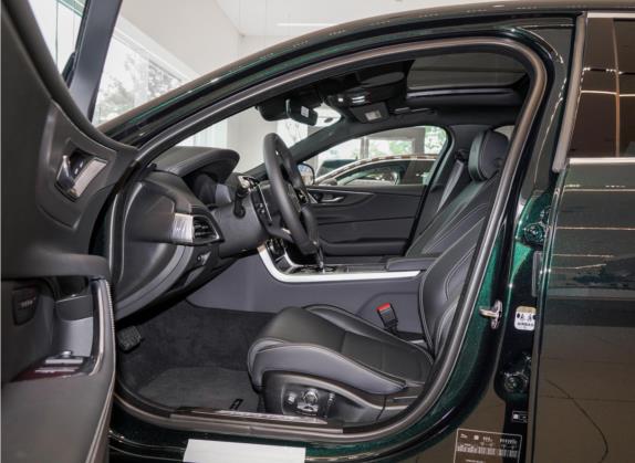 捷豹XEL 2021款 2.0T 250PS R-DYNAMIC HSE豪华运动版 车厢座椅   前排空间