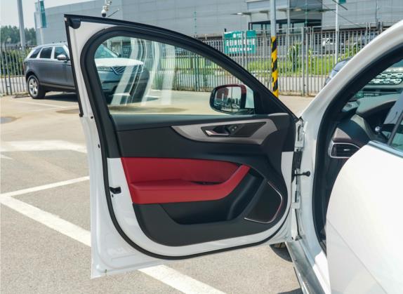 捷豹XEL 2022款 2.0T 250PS R-DYNAMIC S进取运动版 车厢座椅   前门板