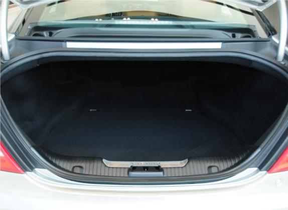 捷豹XJ 2012款 XJL 3.0 旗舰商务版 车厢座椅   后备厢