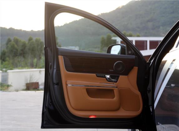 捷豹XJ 2013款 XJL 2.0T 全景商务版 车厢座椅   前门板