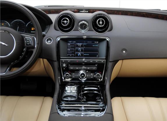 捷豹XJ 2014款 XJL 3.0 SC 四驱全景商务版 中控类   中控台