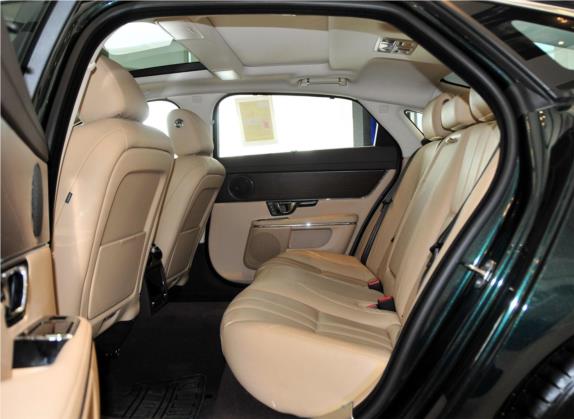 捷豹XJ 2014款 XJL 2.0T 两驱典雅商务版 车厢座椅   后排空间