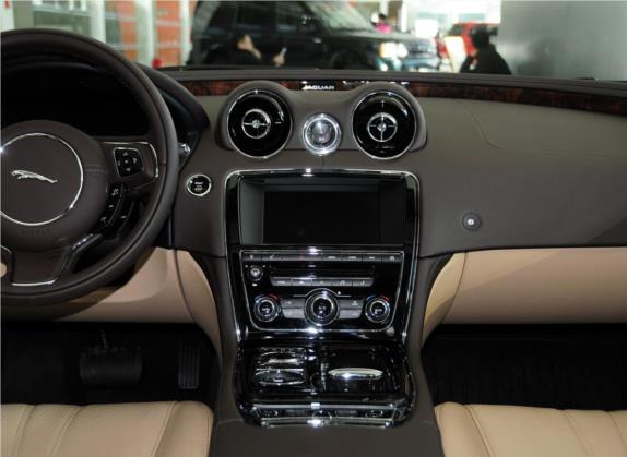 捷豹XJ 2014款 XJL 3.0 SC 两驱尊享商务版 中控类   中控台