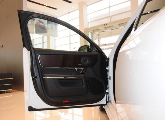 捷豹XJ 2014款 XJL 3.0 SC 四驱旗舰商务版 车厢座椅   前门板
