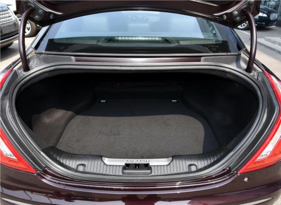 捷豹XJ 2015款 XJL 3.0 SC 四驱全景商务80周年典藏版 车厢座椅   后备厢