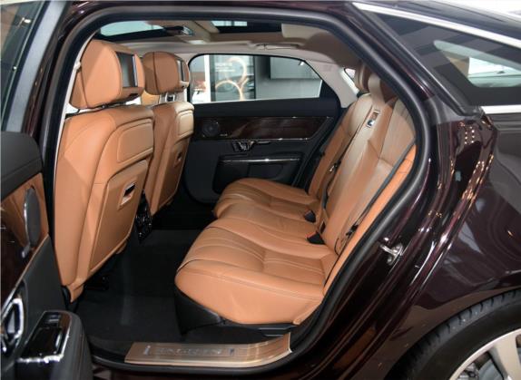 捷豹XJ 2015款 XJL 3.0 SC 四驱尊享商务80周年典藏版 车厢座椅   后排空间
