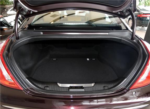 捷豹XJ 2015款 XJL 3.0 SC 四驱尊享商务80周年典藏版 车厢座椅   后备厢