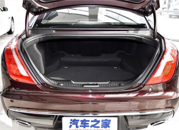 捷豹XJ 2018款 XJL 3.0 SC 两驱尊享商务版 车厢座椅   后备厢