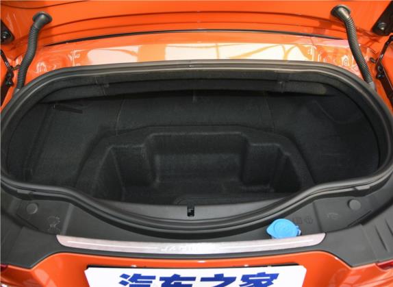 捷豹F-TYPE 2016款 3.0 SC 敞篷版 车厢座椅   后备厢