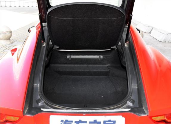 捷豹F-TYPE 2016款 5.0 SC SVR 车厢座椅   后备厢