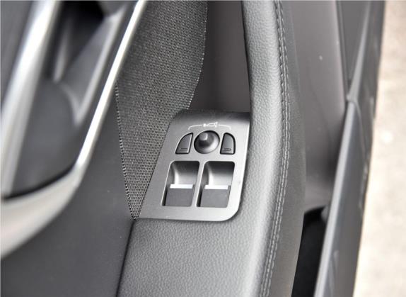 捷豹F-TYPE 2019款 3.0 SC 硬顶版 车厢座椅   门窗控制