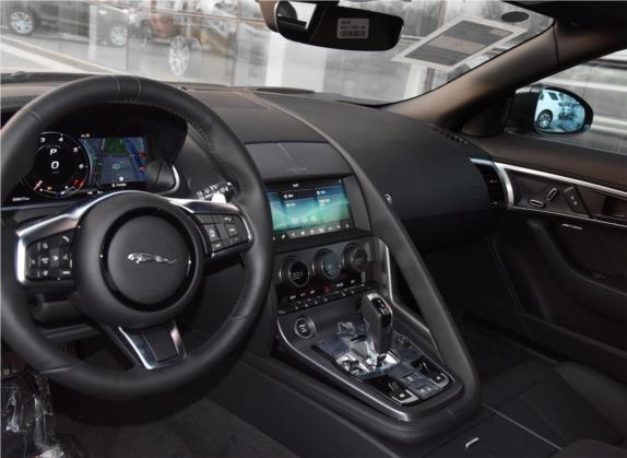 捷豹F-TYPE 2021款 P300 后驱敞篷版 中控类   中控台