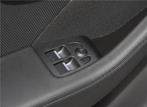 捷豹F-TYPE 2021款 P300 后驱敞篷版 车厢座椅   门窗控制