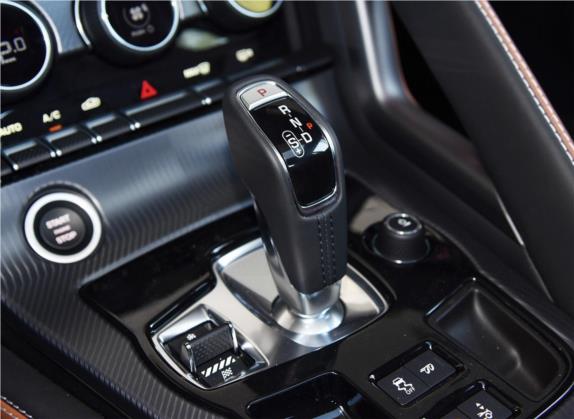 捷豹F-TYPE 2021款 P380 全驱R-Dynamic硬顶版 中控类   挡把