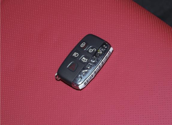 捷豹F-TYPE 2023款 P300 硬顶版 R-DYNAMIC BLACK 其他细节类   钥匙