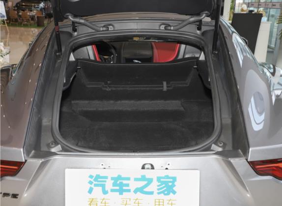 捷豹F-TYPE 2023款 P300 硬顶版 R-DYNAMIC BLACK 车厢座椅   后备厢