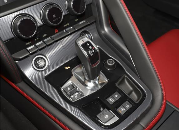 捷豹F-TYPE 2023款 P300 硬顶版 R-DYNAMIC BLACK 中控类   挡把