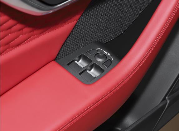 捷豹F-TYPE 2023款 P300 硬顶版 R-DYNAMIC BLACK 车厢座椅   门窗控制