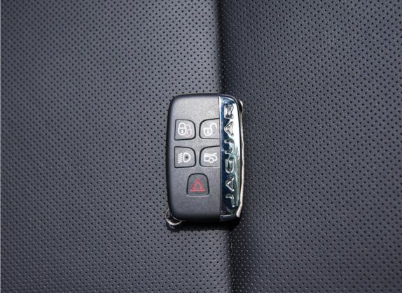 捷豹F-TYPE 2023款 P300 敞篷版 R-DYNAMIC BLACK 其他细节类   钥匙