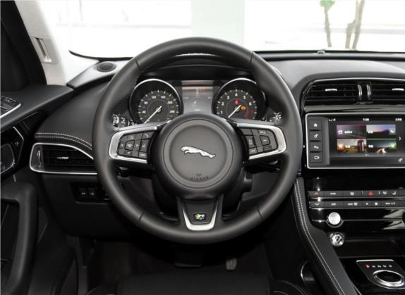 捷豹F-PACE 2016款 3.0 SC 四驱R-Sport运动版 中控类   驾驶位