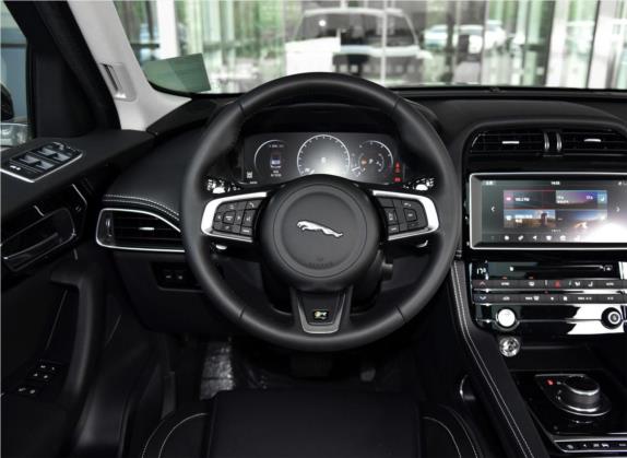 捷豹F-PACE 2018款  3.0 SC 四驱R-Sport运动版 中控类   驾驶位