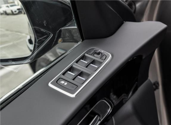 捷豹F-PACE 2019款 2.0T 四驱R-Sport运动版 车厢座椅   门窗控制