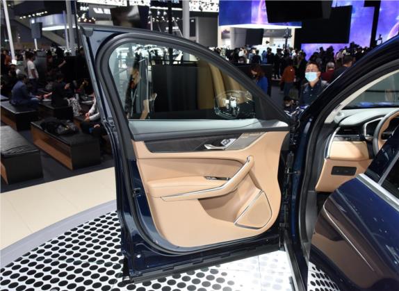 捷豹F-PACE 2022款 P250 HSE 车厢座椅   前门板