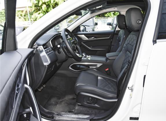 捷豹F-PACE 2023款 P250 HSE 车厢座椅   前排空间