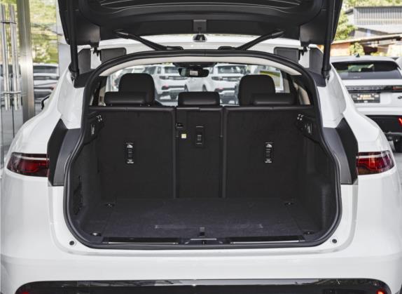 捷豹F-PACE 2023款 P250 HSE 车厢座椅   后备厢