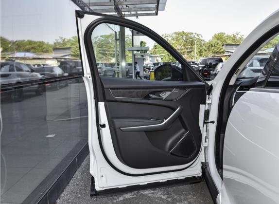 捷豹F-PACE 2023款 P250 HSE 车厢座椅   前门板