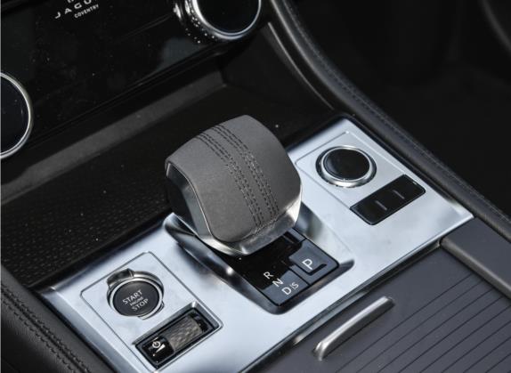 捷豹F-PACE 2023款 P250 HSE 中控类   挡把