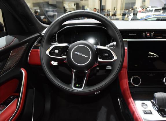 捷豹F-PACE 2023款 P400 SPORT 中控类   驾驶位