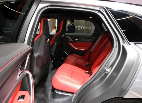 捷豹F-PACE 2023款 P400 SPORT 车厢座椅   后排空间