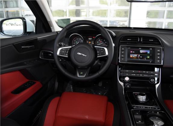 捷豹XE 2015款 2.0T 240PS R-Sport 中控类   驾驶位