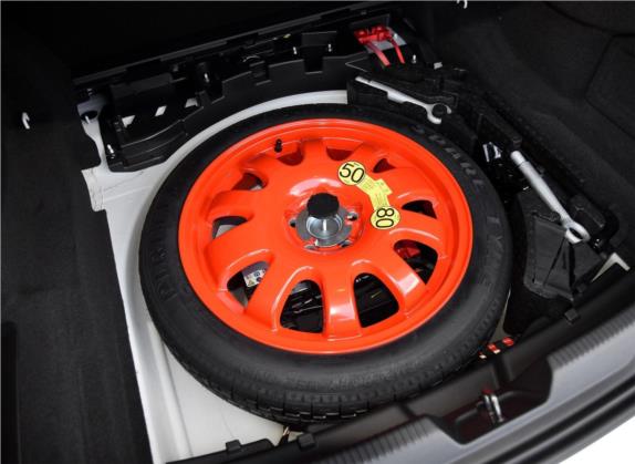 捷豹XE 2015款 2.0T 240PS R-Sport 其他细节类   备胎