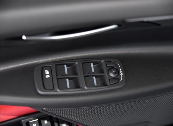 捷豹XE 2015款 2.0T 240PS R-Sport 车厢座椅   门窗控制