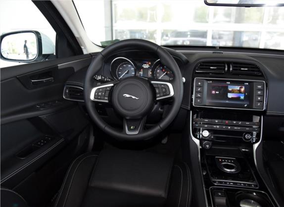 捷豹XE 2015款 2.0T 200PS R-Sport 中控类   驾驶位