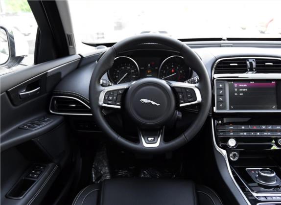 捷豹XE 2017款 2.0T 200PS R-Sport 中控类   驾驶位