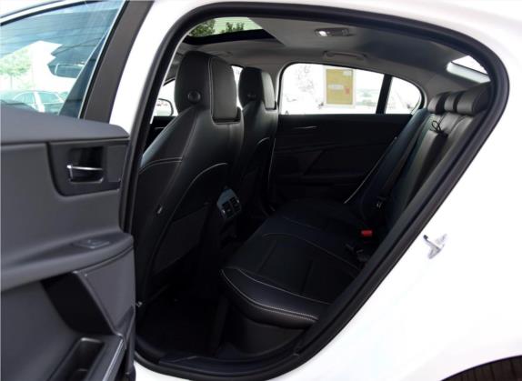 捷豹XE 2017款 2.0T 200PS R-Sport 车厢座椅   后排空间
