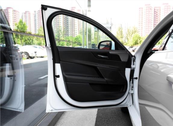 捷豹XE 2017款 2.0T 200PS R-Sport 车厢座椅   前门板