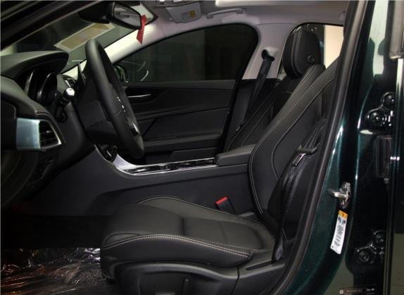 捷豹XE 2017款 2.0T 240PS R-Sport 车厢座椅   前排空间