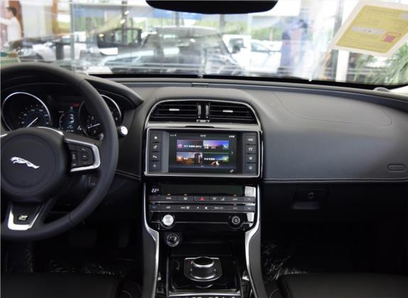 捷豹XE 2018款 2.0T 200PS 两驱R-Sport运动版 中控类   中控台