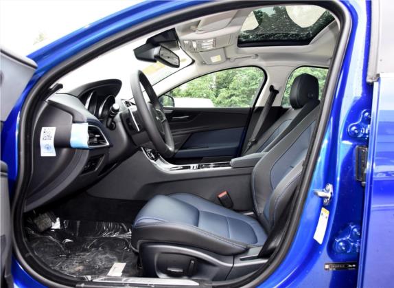 捷豹XE 2018款 2.0T 250PS 两驱R-Sport运动版 车厢座椅   前排空间