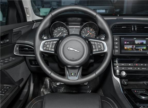 捷豹XE 2018款 2.0T 300PS 四驱R-Sport运动版 中控类   驾驶位