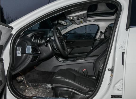 捷豹XE 2018款 2.0T 300PS 四驱R-Sport运动版 车厢座椅   前排空间