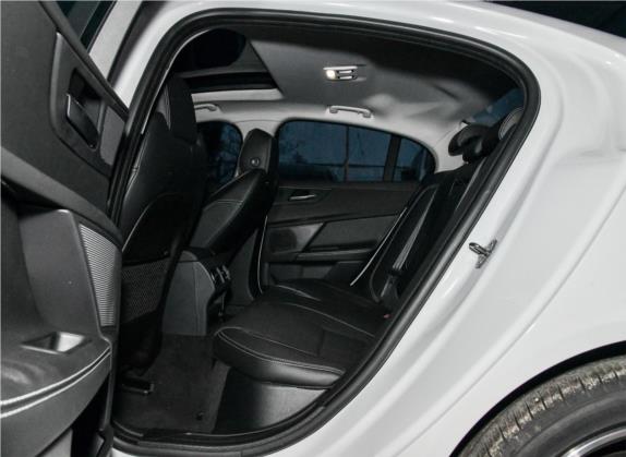 捷豹XE 2018款 2.0T 300PS 四驱R-Sport运动版 车厢座椅   后排空间